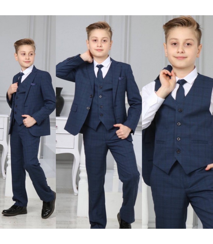 Елегантен костюм каре